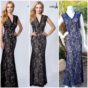 ABBY‎ PARIS Sheath
Neckline Illusion